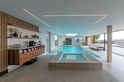 Sähkökäyttöiset verhokiskot, SG 5600, Polyflax, Private Spa, Kent, United Kingdom
